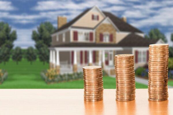 2023 sanken die Immobilienpreise zum Vergleich im Vorjahr.